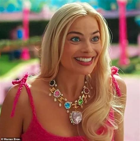 margot robbie barbie chanel necklace|margot robbie silhouette.